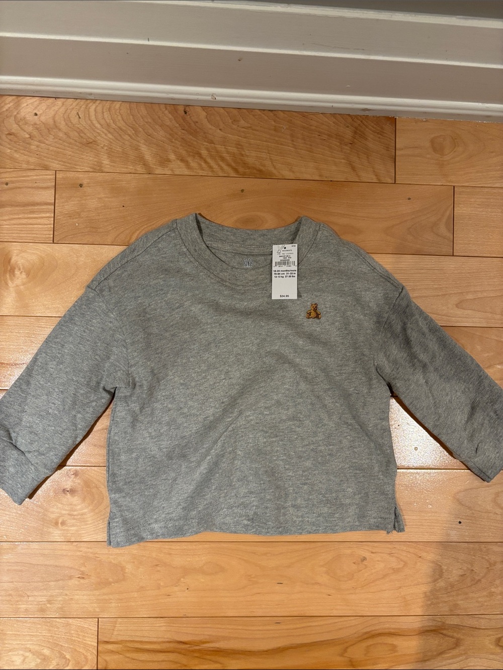 BNWT GAP Gray Long-Sleeve Tee with Teddy Patch 18-24m